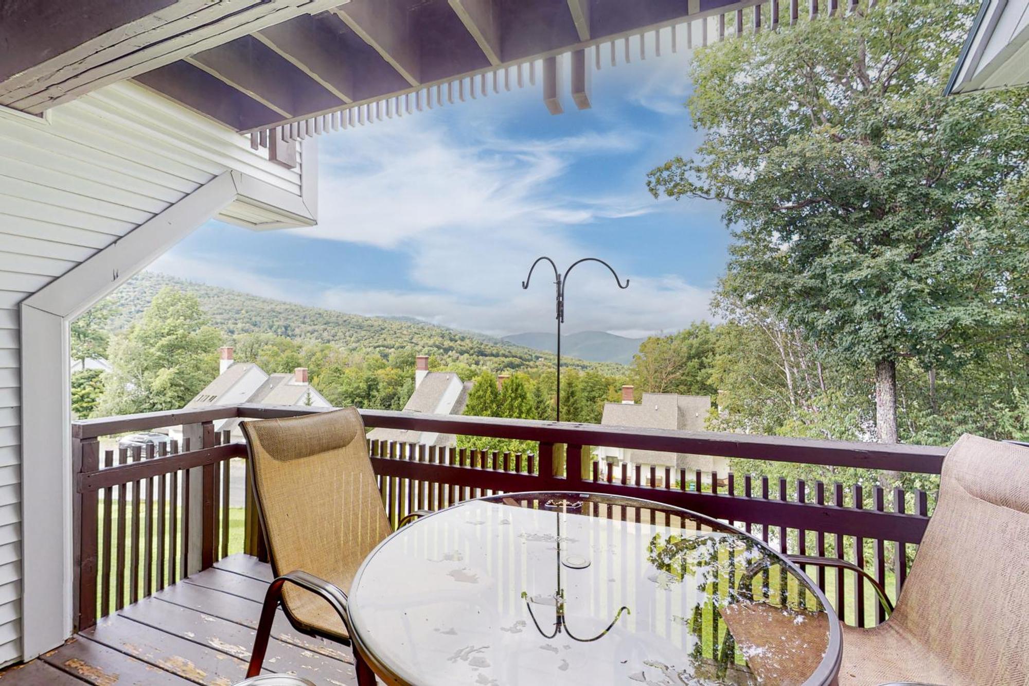 Sunrise Village Killington Room photo