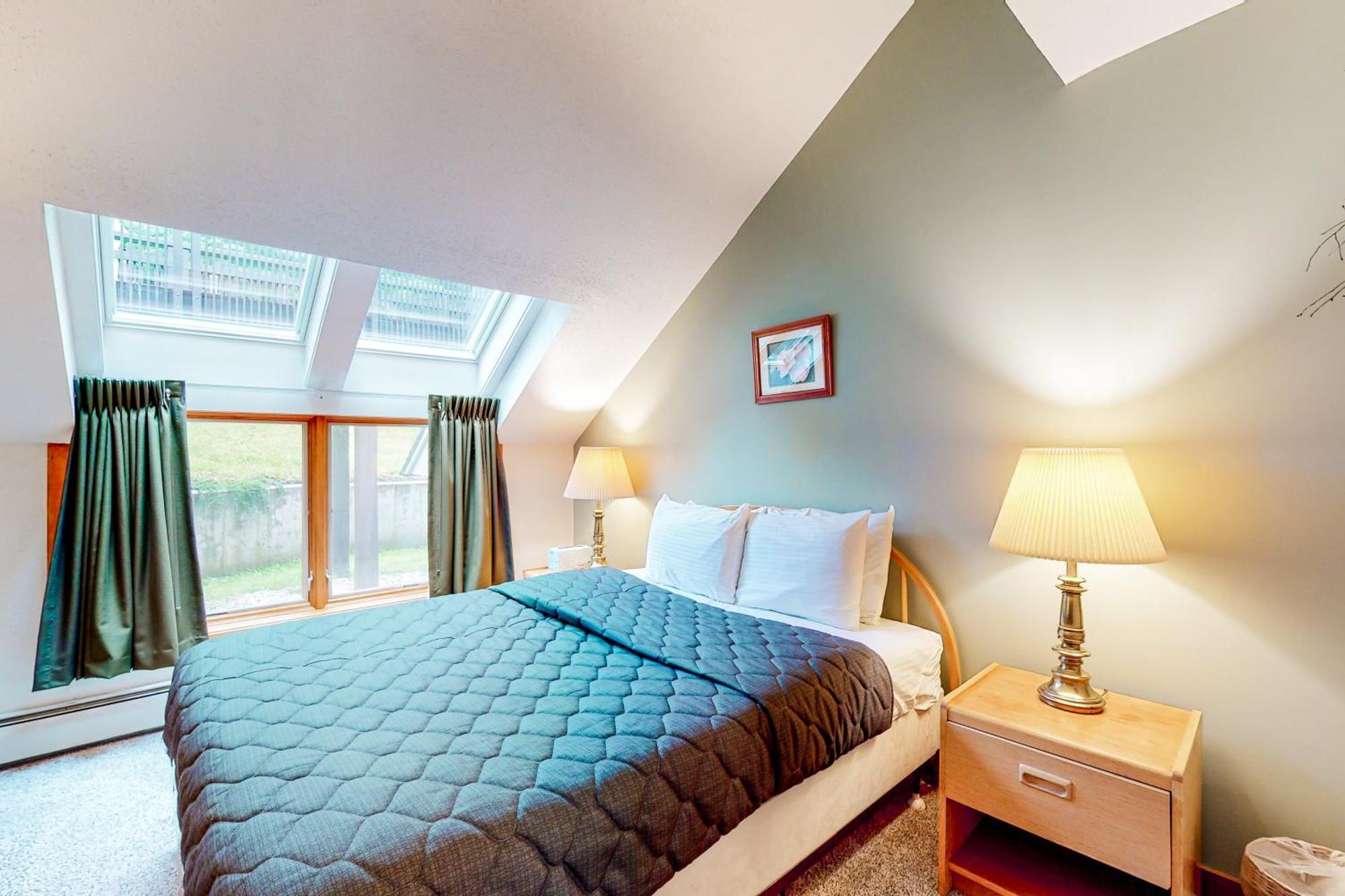 Sunrise Village Killington Room photo
