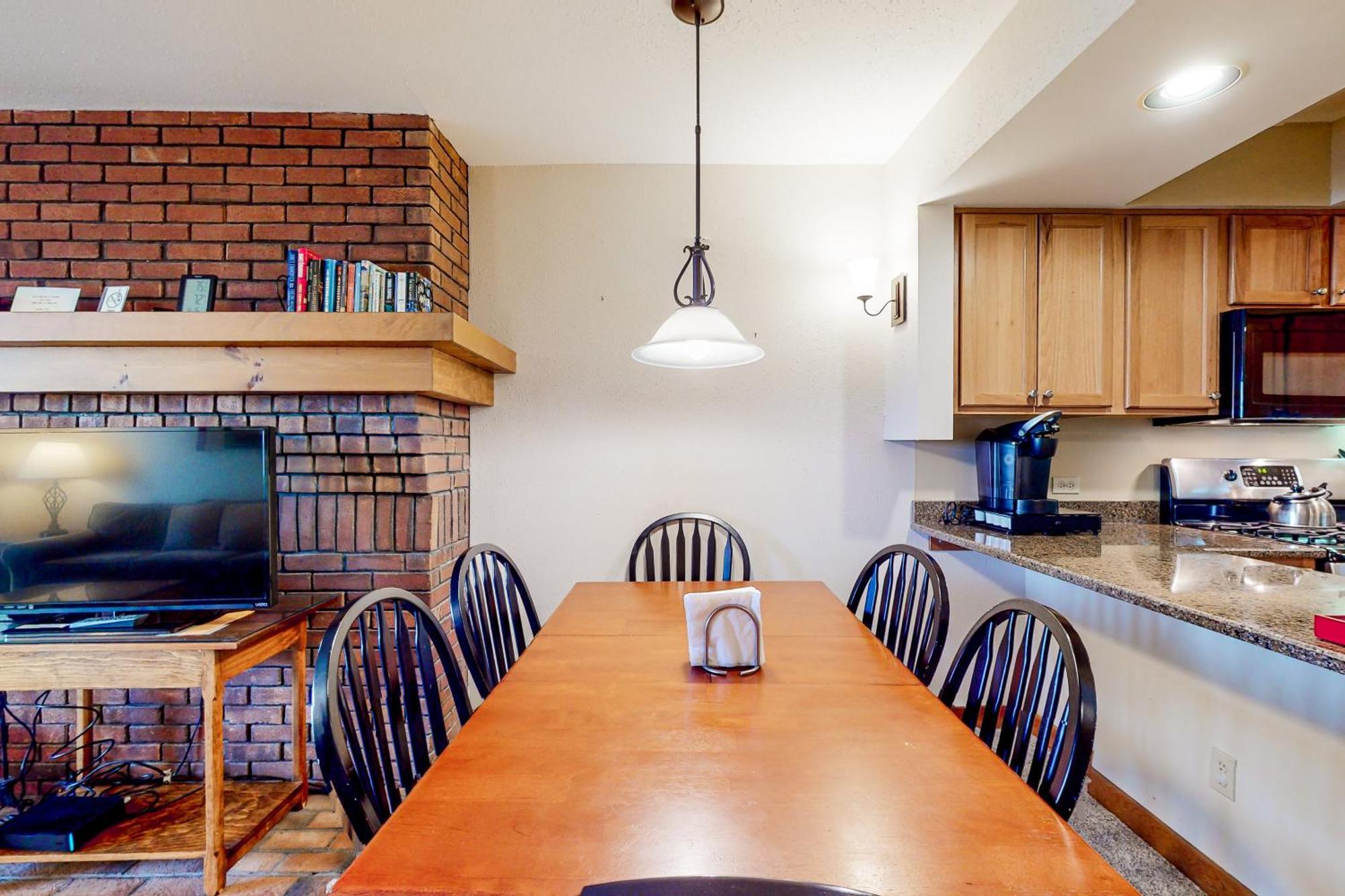 Sunrise Village Killington Room photo
