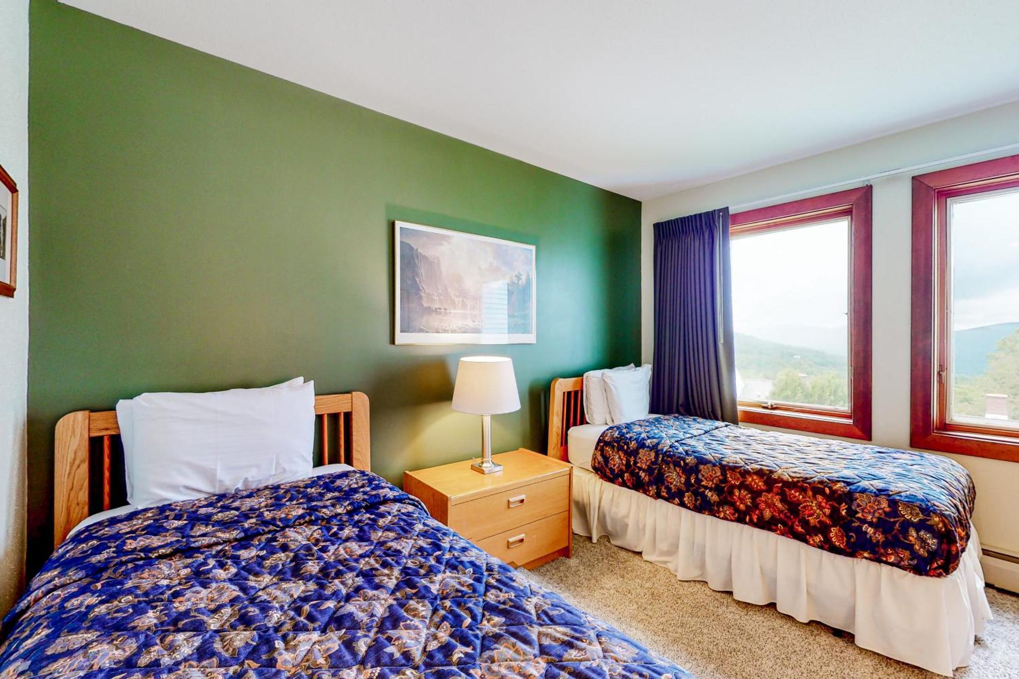 Sunrise Village Killington Room photo
